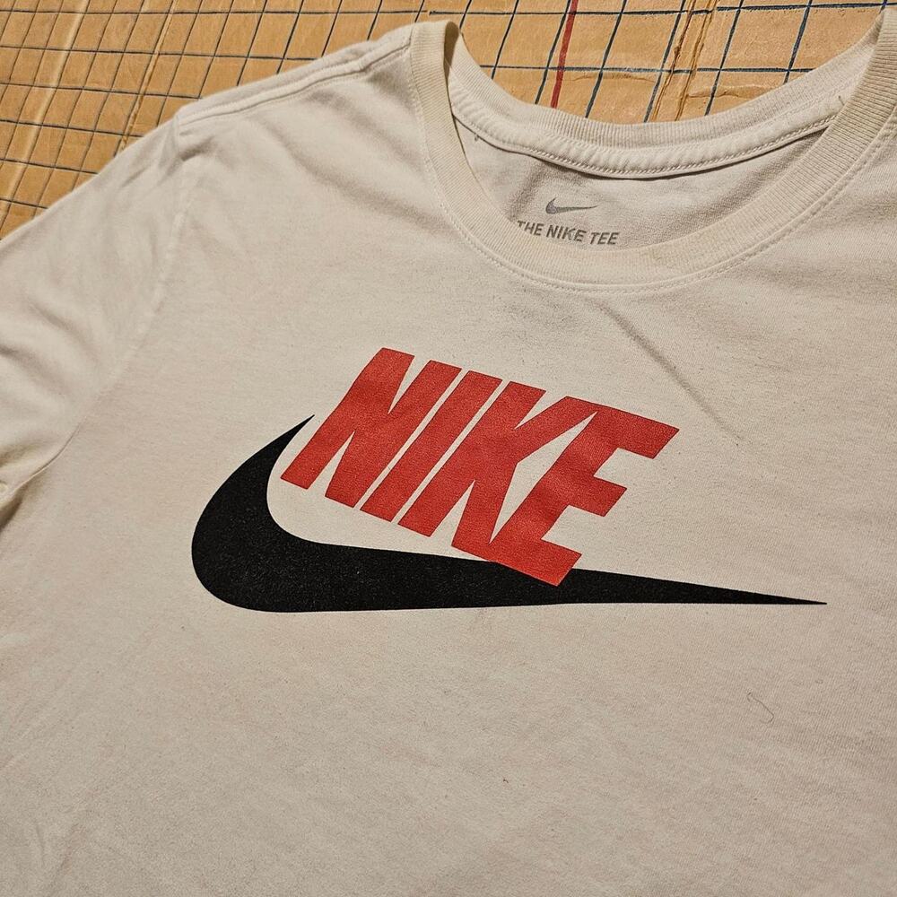 Nike dri fit graphic logo t shirt